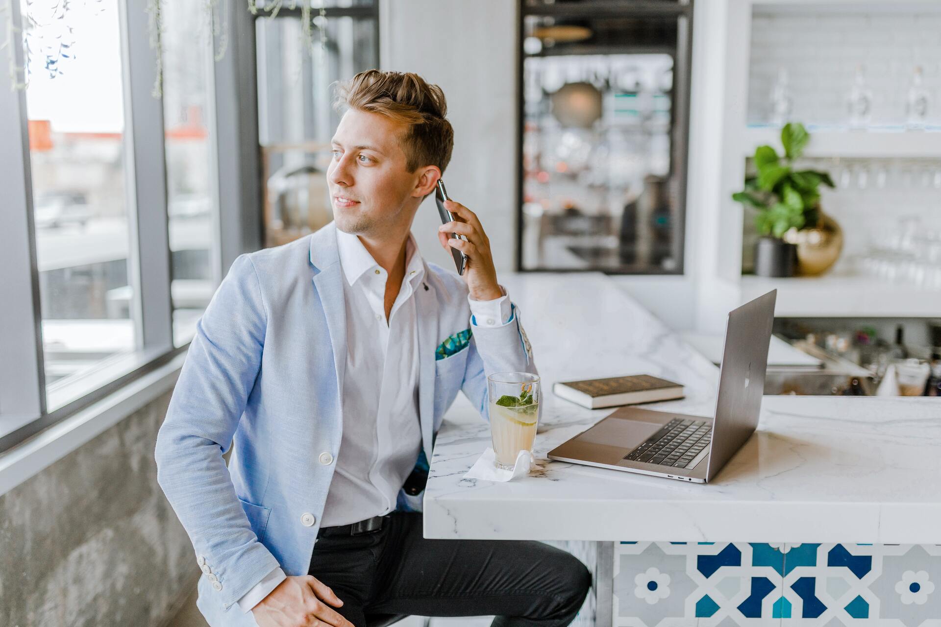 Business mobile plans built around your teams. support from the DMV Communications team